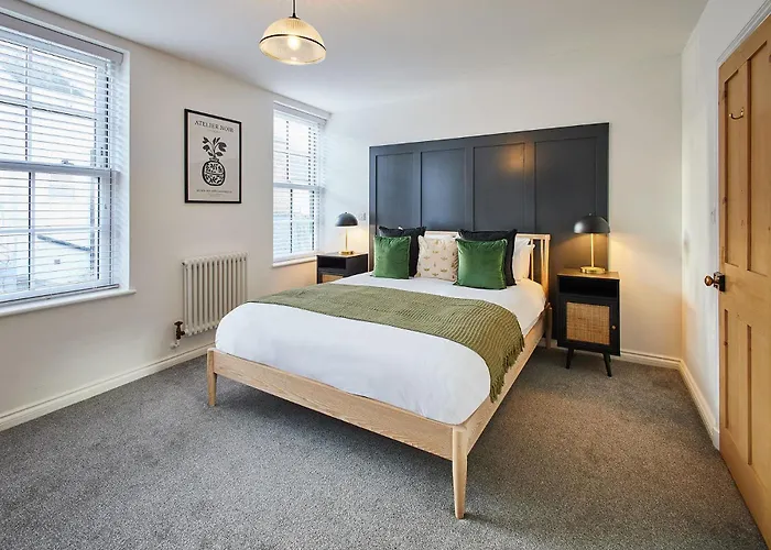 Host & - Penny Farthing * Whitby